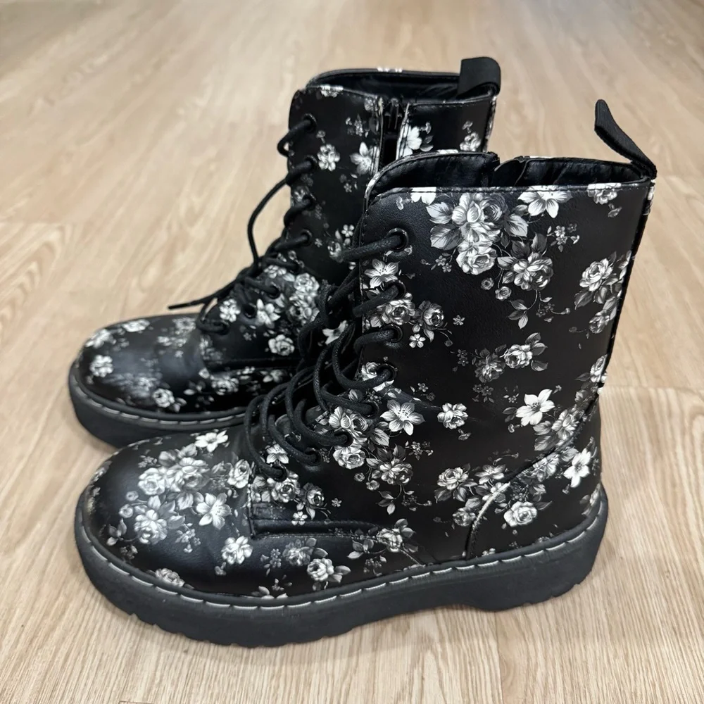 Jellypop chunky sole Floral Combat Boots